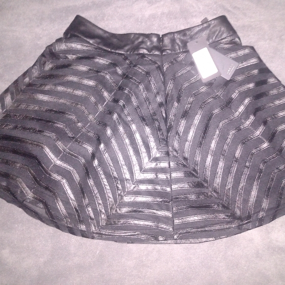 WOMEN'S SKATER SKIRT - Picture 3 of 3